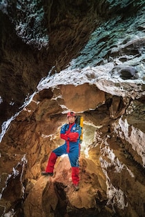 年商3億の社長から「洞窟探検家」へ。一家離散、借金1500万…レジェンドが語る“前人未踏”の日常