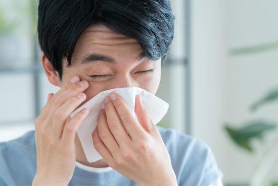 2026年“記録的な大量飛散”の花粉症は家電設定で差がつく「エアコン内気×空清×加湿」の正解