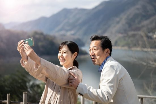 「おぢアタック」する“40代後半男性”3人が同じ愚痴