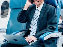 「新幹線で隣に座った夫婦が喧嘩し始めて」出張中のサラリーマンを襲った悲劇。「頭が真っ白になりました」