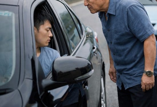 「二度とやるな！」あおり運転をした若者が青ざめた理由…車を止めて向かった父の“痛快な反撃”