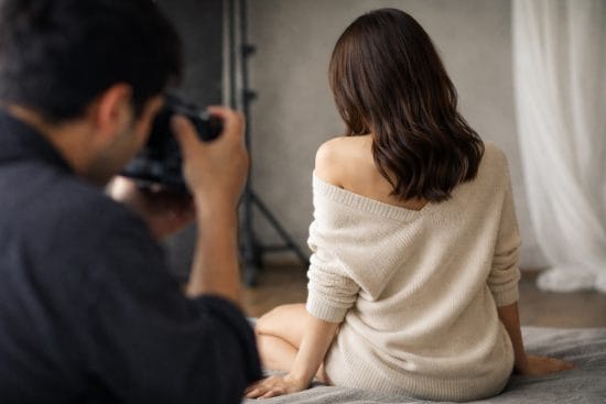 「27歳なのにハタチ」元セクシー女優が“嘘プロフィールの実態”を暴露。「ネットで即バレ時代」による弊害