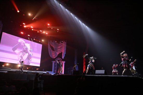 「カンロヂ」の武道館ライブ画像