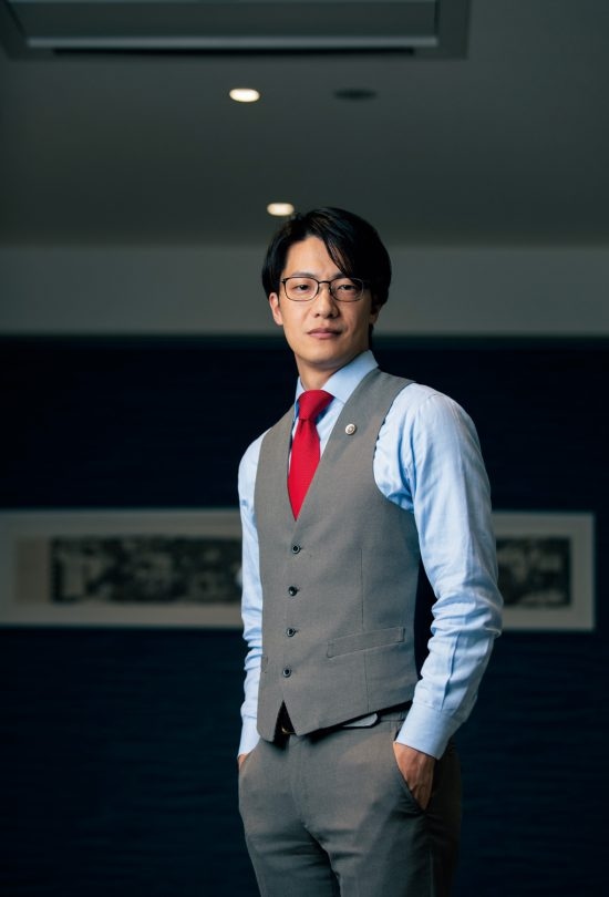 「司法試験も芸人も、目指す感覚は一緒」。弁護士芸人・こたけ正義感が語る、高いハードルを越え続けるための“合理的思考”