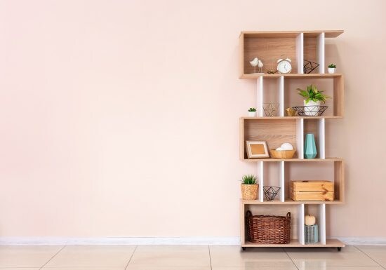 本棚は「本を詰める」か「雑貨を飾る」かの二択じゃない。おしゃれに見せる基本ルール