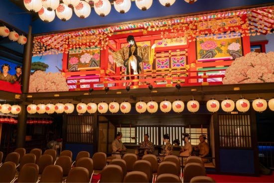 観客150人全員が“人形”…「入浴中の全裸女性」まで再現した、愛知の知られざる異空間