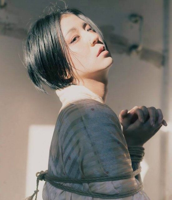 気持ちのリセットは髪を切るより「刺青」。いじめによる不登校、“17歳での中絶”を乗り越えた32歳女性の「自分らしい生き方」