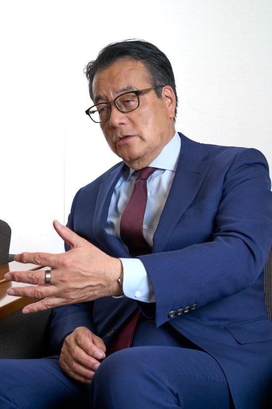 「秘書を減らし、グリーン車もやめた」中道重鎮・岡田克也の“落選後”の現実。政治資金4500万円が消えて…