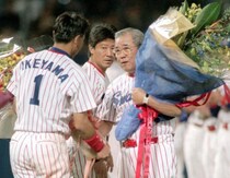 “最下位候補”を覆すヤクルトの快進撃。ブンブン丸・池山監督が薫陶を受けた「2人の指導者」の存在