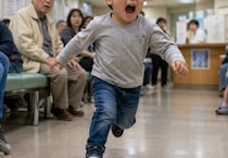 「もう来なくていいじゃない」病院で暴走する2歳児に“注意しない母親”…看護師が放った“痛烈な一言”