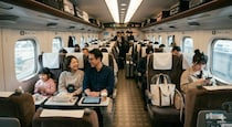 新幹線の自由席を「1人で2席分占領する」女性…ガタイのよい男性がとった“強硬手段”とは。3年分の調査で判明した「座席マナー」への根深い怒りも