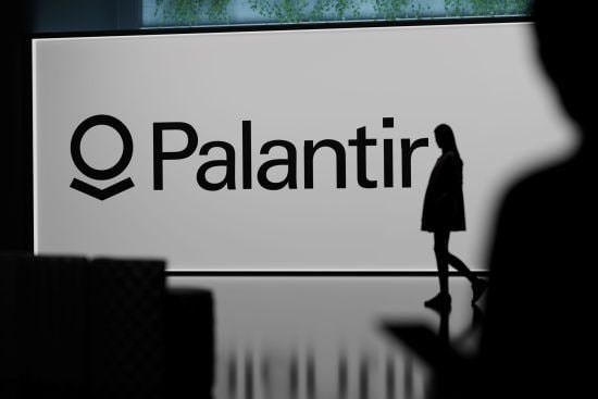 パランティア、OpenAI、アンソロピック…巨大AI企業が客の会社にエンジニアを送り込む“真の狙い”。あなたの仕事を「楽にするため」ではない恐怖
