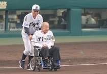 江夏豊が激怒した「江夏の21球」の真相。マウンドから睨みつけた名将・古葉監督との確執と、今明かされる和解の瞬間