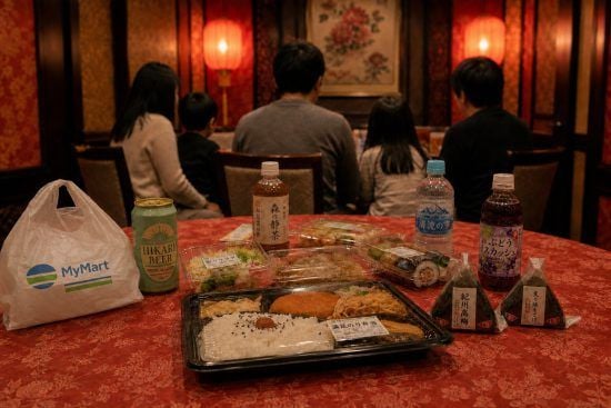 中華料理店の個室に入り「何も頼まない」5人家族…様子を見に行った店長が“とんでもない光景”を目撃／罰金10万円も？居座る客に成立しうる罪