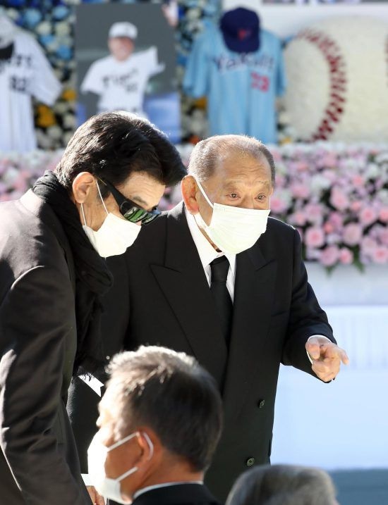 「なあ、革命起こしてみんか」野村克也が朝方に告げた一言。日本のプロ野球を変えた“リリーフ・江夏”誕生の秘話