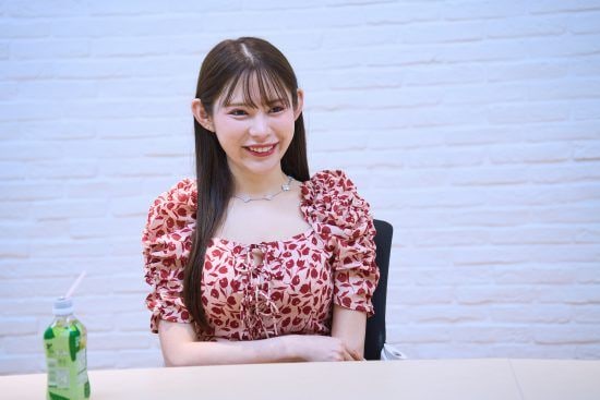 高校時代にグラビアデビュー。でも学校で問題に……