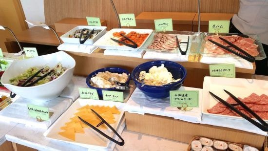 朝食バイキング