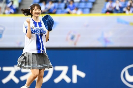 日向坂46・藤嶌果歩が見事なノーバン投球。推しに酔いしれた横浜の夜が大盛況で幕を閉じる!