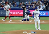 「シュワーバーが本塁打王なのに…」大谷翔平への不満噴出。フィリーズファンが納得できない“満票MVPの記憶”