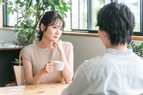 なぜか既読スルーされる男性の共通点。「距離感がおかしい人」が無意識にやるNG行動