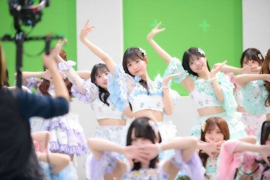 【MV密着】SKE48『サンダルだぜ』、夏曲でまさかの極寒ロケ!? 現場で見た笑顔の理由(わけ)