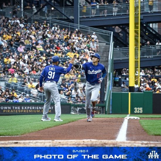 大谷翔平が左膝炎症で途中交代…ドジャースが頭を抱える“380億円男”の深刻な現状