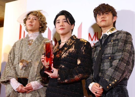 「米津とミセスばかり」「なんで高市首相が出てくるの？」菅田将暉司会の音楽賞に落胆の声。コンセプト、演出、段取り…すべてに“違和感”
