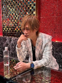 『ザ・ノンフィクション』から10年、49歳になった“高齢ホスト”の現在。「俺はこんな歳で何してるんだろう」涙することも…それでも歌舞伎町に立ち続ける理由