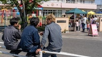 「お前らの敷地じゃねえだろ」幼稚園の隣で路上喫煙する“コワモテの3人組”を追い払った先生の一言 ／全国初の路上喫煙禁止条例、実は“火傷防止”が大きな目的だった