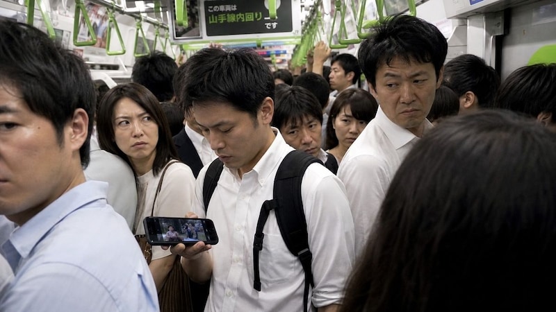 電車マナー11