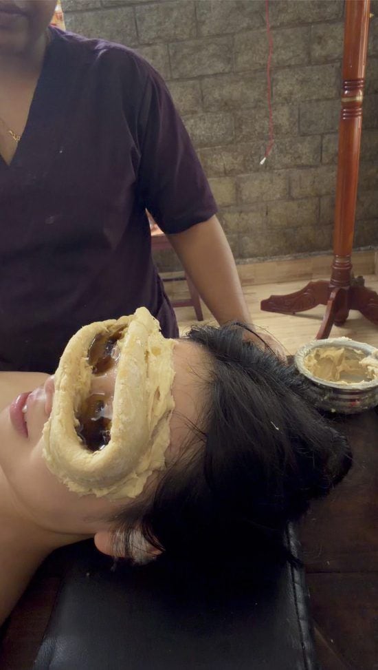 「目にバター、お尻の穴からオイル」インドの病院に1ヶ月入院して“ガチのデトックス”を体験した日本人女性を直撃