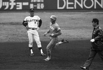 「清原や立浪に比べたらセンスがない」と自称する石毛宏典。プロ1年目で結果を残せた背景には「名伯楽」根本監督の存在が