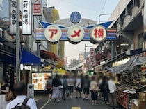 上野アメ横の“一斉摘発”から3ヵ月も…警告に従わない店舗が後を絶たず「路上営業がなくならない」理由【現地レポート】
