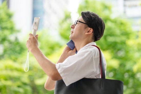 冷房・冷たい飲み物・寝だめが「夏のダルさ」を悪化させるワケ