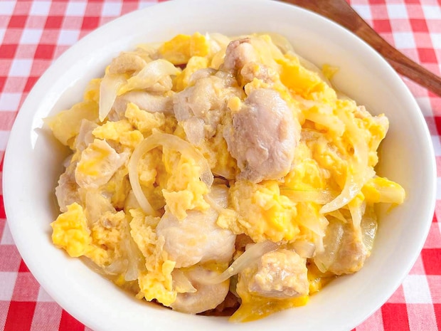 【脱・めんつゆ味！】ふわり優しく染みわたる『白だし』で作る親子丼が正解だった。