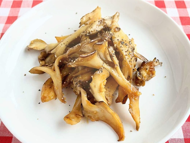 【舞茸ソテー】たった７分！にんにくと生姜の感動レシピ「ご飯やお酒にピッタリ」