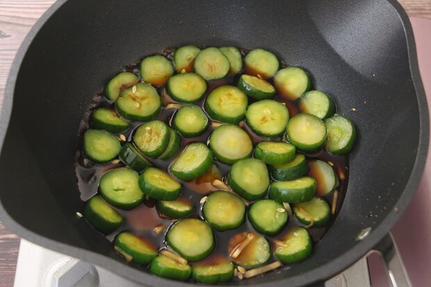 【きゅうりのキューちゃん再現】煮込み2分！パリポリ食感に