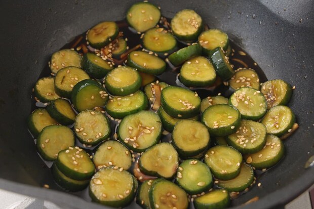 【きゅうりのキューちゃん再現】煮込み2分！パリポリ食感に