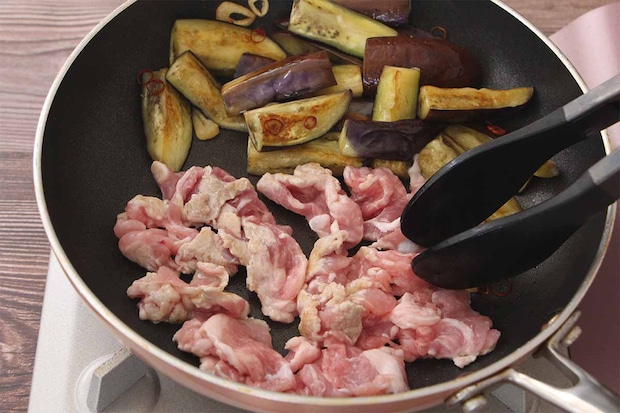 【メンズレシピ】なすと豚肉のぺペロン炒め