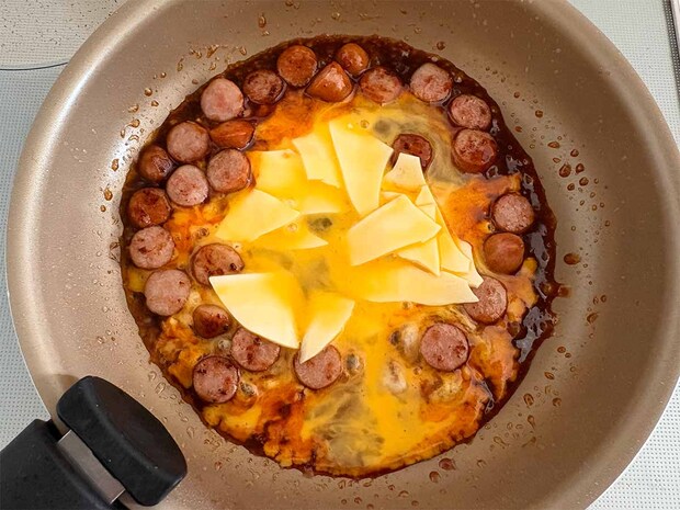 【メンズレシピ】とろたまソーセージ丼