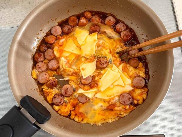 【メンズレシピ】とろたまソーセージ丼