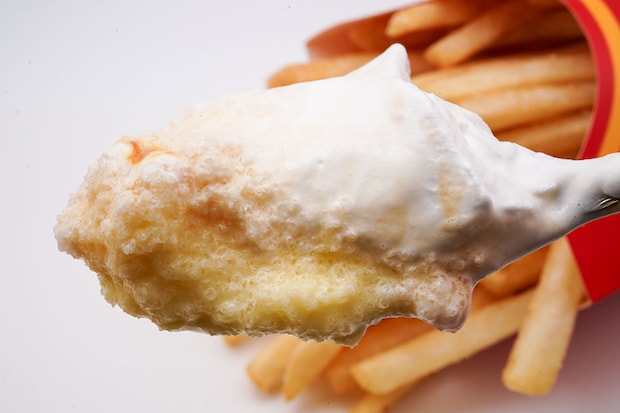 マクドナルド「ポムポムプリンのクリーミープリンフラッペ」