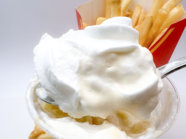 マクドナルド「ポムポムプリンのクリーミープリンフラッペ」