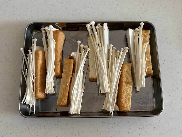 タサン志麻さん「肉巻き(豚薄切り肉&厚揚げ&きのこ)」