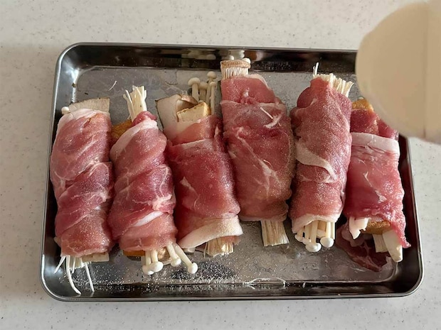 タサン志麻さん「肉巻き(豚薄切り肉&厚揚げ&きのこ)」