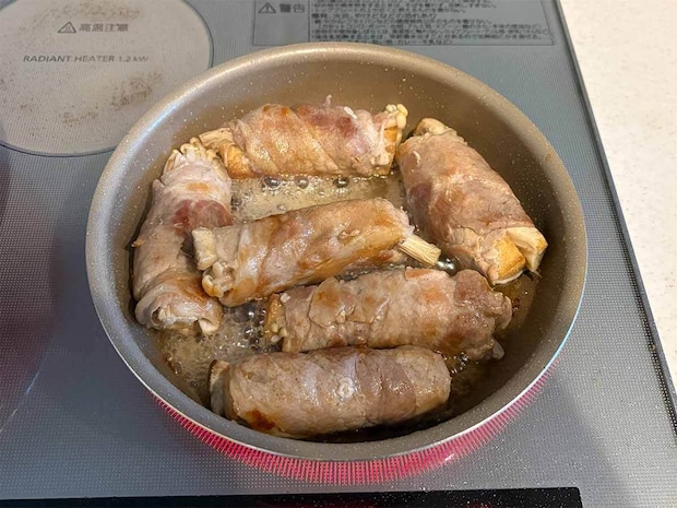 タサン志麻さん「肉巻き(豚薄切り肉&厚揚げ&きのこ)」