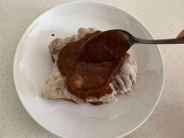 笠原将弘さん「ゆで鶏のみそ漬け焼き」