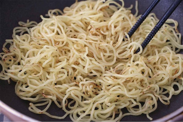 コウケンテツさん「市販の袋麺とソースで最高に美味しい焼きそば」