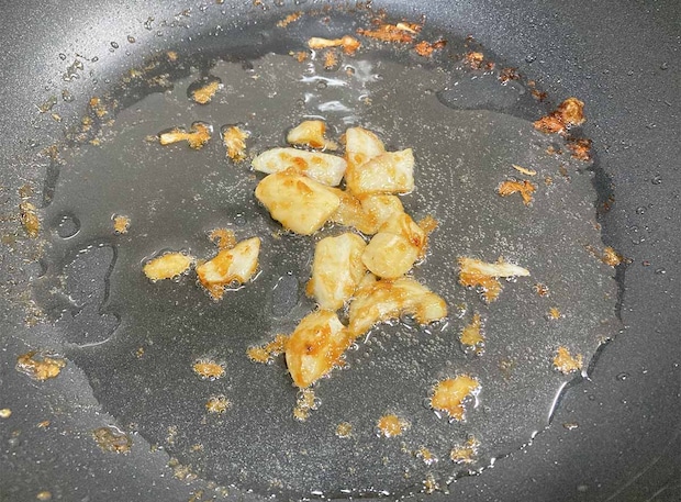 笠原将弘さん「鶏のニンニク焼き」