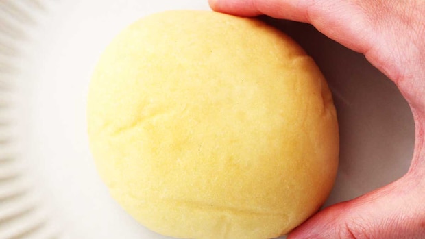 ローソン「クリームたっぷり！ふわもち冷やしクリームパン ダブルカスタード」